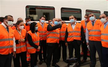  وزير النقل يتفقد مراحل تصنيع 6 قطارات «تالجو» متعاقد عليها بإسبانيا (صور)