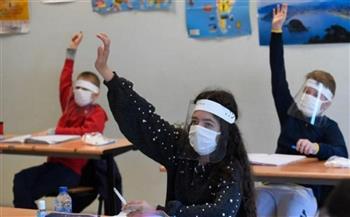 بريطانيا تعلن ارتفاع الإصابات بكورونا مع عودة المدارس ورفع القيود