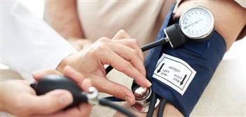 عميد معهد القلب السابق يوضح أعراض انخفاض ضغط الدم و كيفية علاجه