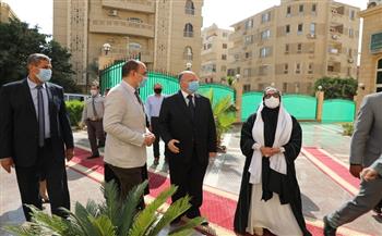 محافظ القاهرة يزور مجمع العناية بالمسنين ومرضى ألزهايمر