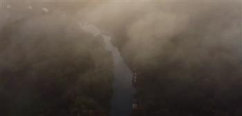 منظر خريفي مذهل لضباب إنجلترا (فيديو)