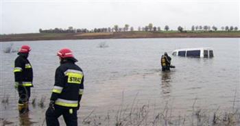 مصرع وفقدان 14 شخصا اثر سقوط حافلة في نهر بشمال الصين