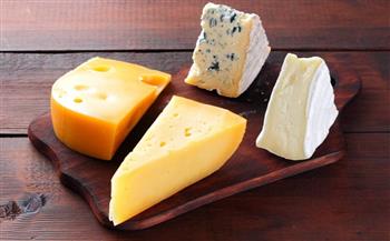 استشاري تغذية تكشف مخاطر تناول الجبن مجهولة المصدر