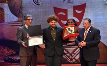 خريج إبداع الإسكندرية يحصد جائزة دور ثان رجال بالقومي للمسرح