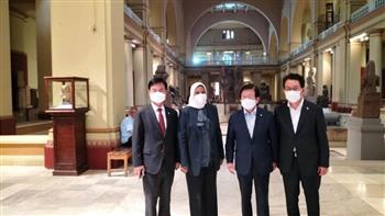 رئيس الجمعية الوطنية بكوريا الجنوبية يزور المتحف المصري بالتحرير