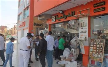 غلق وتشميع 46 محلًا تجاريًا بدون ترخيص بمول دار مصر بمدينة السادات