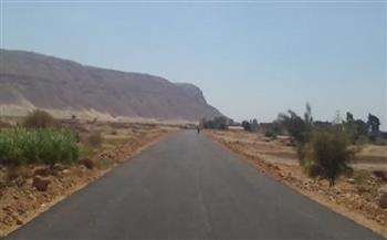 رصف الطريق الدائري لقرية النواورة بالبداري لربط المحاور المرورية بأسيوط