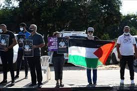 مظاهرة أمام مستشفى إسرائيلي نقل إليه أسير مضرب عن الطعام منذ 88 يومًا