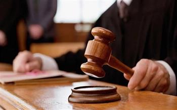 محاكمة صاحب مطعم وربة منزل بتهمة استغلال طفلتها جنسيًا اليوم