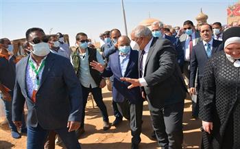 وزير التنمية المحلية يشهد افتتاح بعض المشروعات بمحافظة الوادي الجديد (صور)