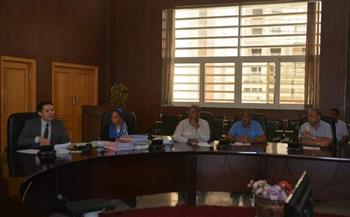 سكرتير محافظة البحر الأحمر يستعرض موقف لجنة تنازلات الأراضى