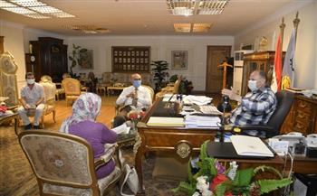 محافظ أسيوط يتابع مع مسئولي جهاز التعمير نسب تنفيذ مشروعات تطوير الريف المصري في 7 مراكز أسيوط