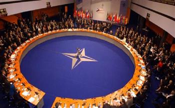 الناتو يعلن انفتاحه على الحوار مع روسيا