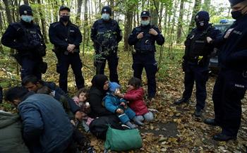 بولندا: مهاجرون غير شرعيين حاولوا اقتحام حدودنا مع بيلاروس