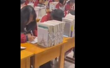 طريقة سهلة للكشف عن الغشاشين فى مدارس الصين (فيديو)