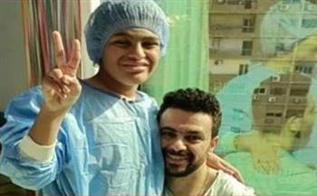تعرض لأزمة صحية.. كريم الحسيني يطلب من الجمهور الدعاء لابنه 