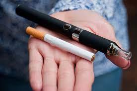 طبيب يحذر من السجائر الإلكترونية: تسبب نوعين من السرطان