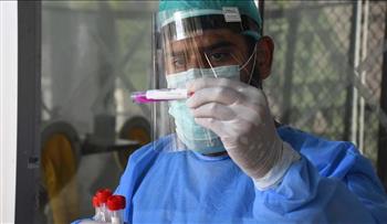 وزير باكستاني: يجب تحقيق أهداف التطعيم لضمان عدم حدوث موجة خامسة من كوفيد-19