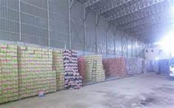 ضبط 17 طن مواد غذائية داخل مصانع غير مرخصة بالصالحية الجديدة