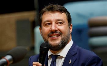وزير الداخلية الإيطالي السابق يمثل أمام المحكمة لمنع رسو سفينة مهاجرين بالبلاد