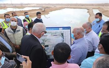 وزير النقل يتفقد مواقع العمل في مشروع تطوير ميناء العين السخنة |صور