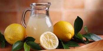 مع تغير الفصول.. 4 فوائد جديدة لعصير الليمون المغلي
