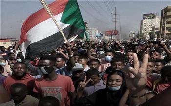 تطورات جديدة بالمشهد السياسي في السودان ومصر تدعو لضبط النفس..  وخبراء يوضحون كيف تنجو الخرطوم من العنف