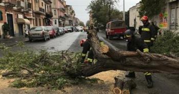 بسبب إعصار مرتقب.. شلل تام للحياة في المدن الإيطالية 