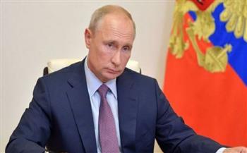 بوتين يكلف الحكومة بشراء الأدوية باهظة الثمن ونقلها إلى المناطق الروسية لعلاج كورونا