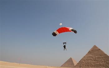 الشباب والرياضة: انطلاق فعاليات مهرجان القفز الحر بالمظلات sky seekers بالأهرامات