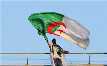 الجزائر: القبض على 4 عناصر دعم للجماعات الإرهابية وتدمير 4 قنابل في عمليات عسكرية خلال أسبوع