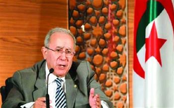 وزير الخارجية الجزائري يبحث مع ممثل الاتحاد الأوروبي الأوضاع السياسية والأمنية