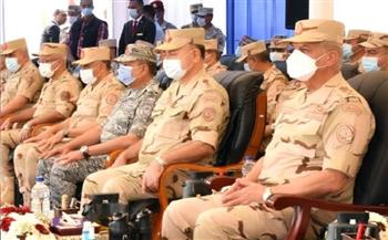 وزير الدفاع يشهد المرحلة الرئيسية للمشروع التكتيكى بجنود بالذخيرة الحية (صور)