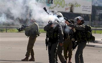 إصابات بالاختناق عقب اقتحام الاحتلال الاسرائيلي بلدة بيت أمر