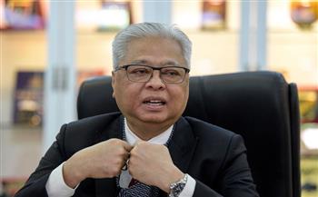 رئيس الوزراء الماليزي يطالب الآسيان بتعجيل مراجعة اتفاقية التجارة في السلع