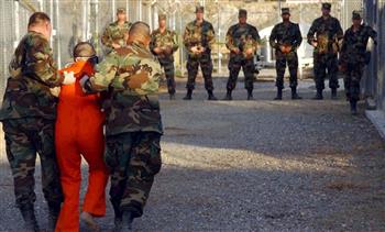 سجين في جوانتانامو يفضح ممارسات "سي أي أيه" الوحشية