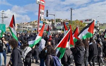 مظاهرة في "أم الفحم" احتجاجا على جرائم القتل وتواطؤ الشرطة الإسرائيلية