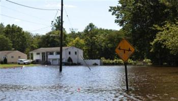 فيضانات هائلة تضرب الساحل الشرقي للولايات المتحدة