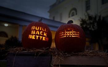 البيت الأبيض يحتفل بعيد الفزع "هالوين سعيد من إدارة بايدن هاريس" 