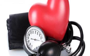 دراسة تكشف علاقة ساعات العمل بارتفاع ضغط الدم 