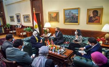وزيرة الصحة تستقبل السفير البريطاني بمصر لبحث سبل التعاون بين البلدين في القطاع الصحي 