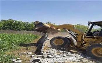 محافظ قنا يوجه باستثمار حملات الإزالات لاسترداد الأراضي المعتدى عليها