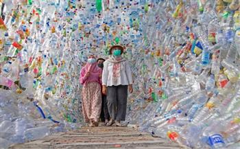 شباب يؤسسون متحفًا من نوع خاص في إندونيسيا للتوعية بأزمة البلاستيك