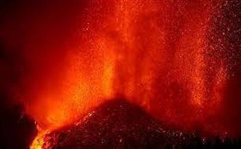 جزر الكناري.. انفجارات هائلة في بركان "لا بالما"