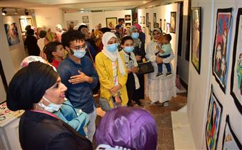 افتتاح معرض للفن التشكيلي بعنوان "ناصية الفن" بثقافة المنيا
