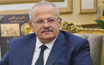رئيس جامعة القاهرة يوجه بتجهيز مقررات الفصل الدراسي الأول إلكترونيًا