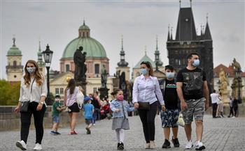 التشيك تسجل 911 إصابة جديدة بفيروس كورونا