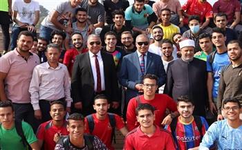 رئيس جامعة الأزهر يفتتح دوري كرة القدم للطلاب (صور)
