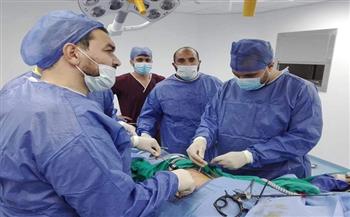 أطباء الأزهر يوقعون الكشف الطبي على 1600 مريض ويجرون 200 عملية جراحية بالأقصر