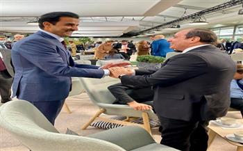 «مصر تتغاضى عن الصغائر».. إشادات واسعة بمصافحة الرئيس السيسي وأمير قطر
